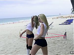 3 teen beauties catch a ginormous impaler on the beach